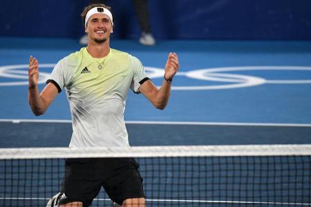 Ein Küsschen von Loevik: Olympiasieger Zverev in Deutschland gelandet Ein Küsschen von Loevik: Olympiasieger Zverev in Deutschland gelandet