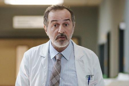 Merab Ninidze als Doktor Ballouz. Merab Ninidze als Doktor Ballouz.