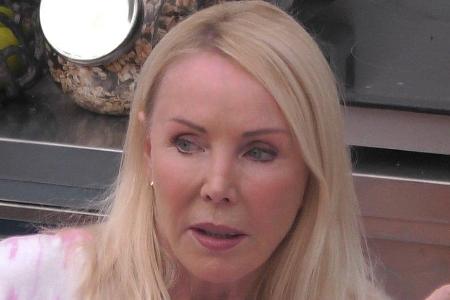 Heike Maurer wurde als erste Kandidatin aus der Show gewählt. Heike Maurer wurde als erste Kandidatin aus der Show gewählt.