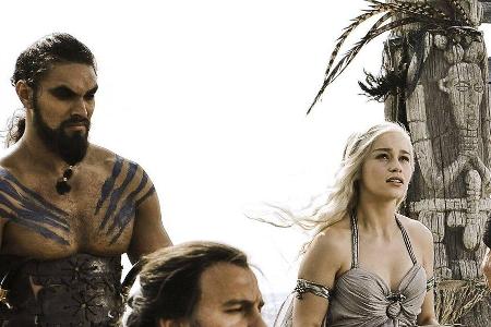 Jason Momoa (l.) und Emilia Clarke in Jason Momoa (l.) und Emilia Clarke in