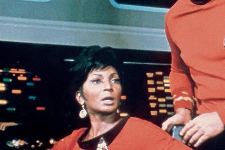 Ohne sie wäre das alles aber nicht möglich gewesen: 1966 schlüpfte die Afro-Amerikanerin Nichelle Nicholsin (84) in die Roll...
