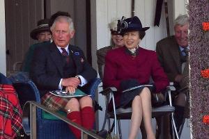 Prinz Charles und Prinzessin Anne bei einem gemeinsamen Auftritt.