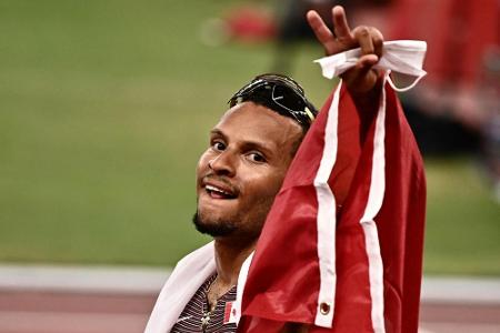 Kanadier De Grasse gewinnt 200-m-Gold und folgt auf Bolt Kanadier De Grasse gewinnt 200-m-Gold und folgt auf Bolt