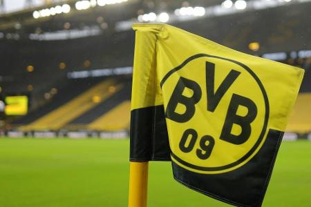 BVB-Frauen bei Premiere von 1300 Fans gefeiert BVB-Frauen bei Premiere von 1300 Fans gefeiert