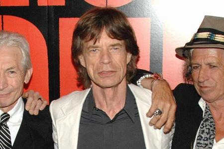 Mick Jagger (M.) und Keith Richards (re.) trauern um Charlie Watts. Mick Jagger (M.) und Keith Richards (re.) trauern um Charlie Watts.