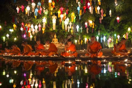 Loi Krathong (zu Deutsch: Loi Krathong (zu Deutsch: