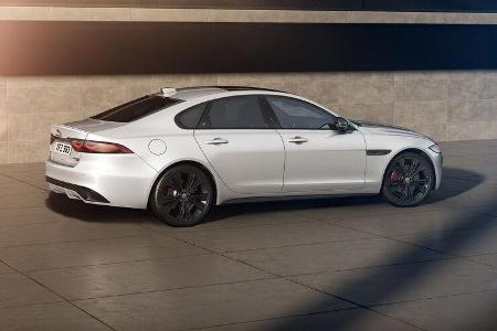 Jaguar XE R-Dynamic Black