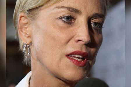 Sharon Stone bangt um das Leben ihres kleinen Neffen. Sharon Stone bangt um das Leben ihres kleinen Neffen.