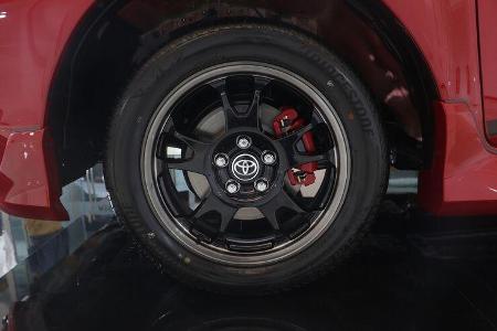 Toyota Hilux Revo 2WD GR Sport Lo-Floor