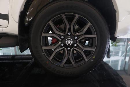 Toyota Hilux Revo 4WD GR Sport Hi-Floor