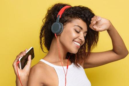 Mit den folgenden Apps haben Fans von Podcasts stets frische Folgen dabei. Mit den folgenden Apps haben Fans von Podcasts stets frische Folgen dabei.