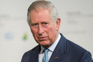 Der Bruder von Prinz Andrew, Thronfolger Prinz Charles, ordnet den Skandal als ein "unlösbares Problem" ein.