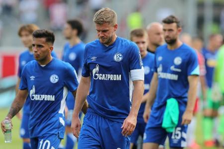 Regensburg schlägt Schalke - St. Pauli verliert in Paderborn Regensburg schlägt Schalke - St. Pauli verliert in Paderborn