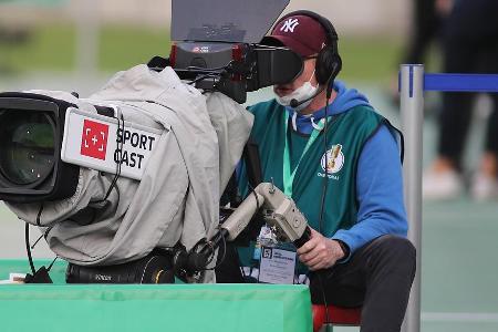 Alle Zweitligaspiele am Samstag (20.30 Uhr). Jeweils ein DFB-Pokalspiel aus der ersten und der zweiten Runde sowie aus dem A...