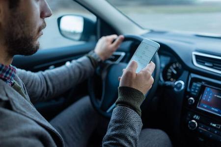 Handy am Steuer Telefon Handy am Steuer Telefon