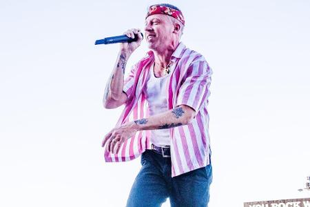 Die Familie von Rapper Macklemore ist Anfang August um ein Mitglied gewachsen, wie er im September bekannt gab. Sohn Hugo is...