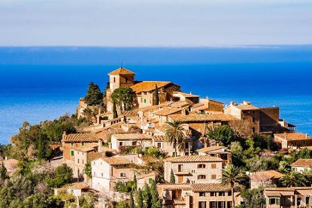 Wer ein typisch mallorquinisches Dorf besichtigen möchte, sollte Deià ins Auge fassen. Der Ort lockte auch schon zahlreiche ...