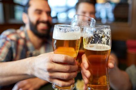 Die Deutschen und das Bier: eine innige Beziehung mit langer Tradition. Logisch, dass findige Gerstensaft-Liebhaber entsprec... Die Deutschen und das Bier: eine innige Beziehung mit langer Tradition. Logisch, dass findige Gerstensaft-Liebhaber entsprec...