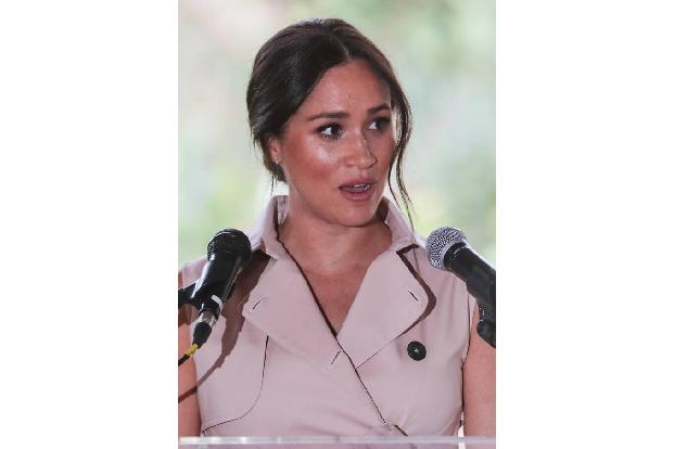 Prinz Harry und Herzogin Meghan gaben ihre Rollen als Royals ab, verhandelten jedoch noch monatelang, wie ihre Wunschvorstel...