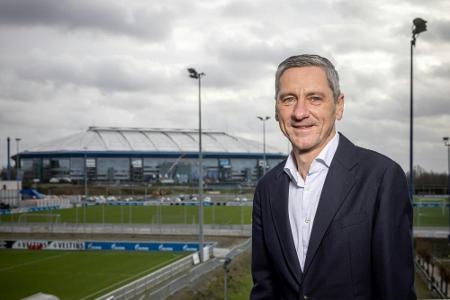 Schalkes neuer Vorstandschef Schröder zuversichtlich Schalkes neuer Vorstandschef Schröder zuversichtlich