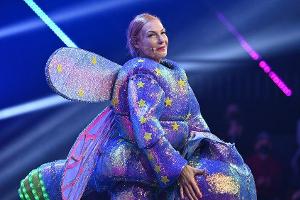 "The Masked Dancer": Das Glühwürmchen alias Ute Lemper ist ausgeschieden.
