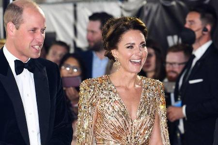 Prinz William und Herzogin Kate in glamourösen Looks bei der Premiere von Prinz William und Herzogin Kate in glamourösen Looks bei der Premiere von