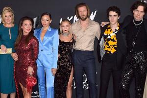 Der Cast von "Ich weiß, was du letzten Sommer getan hast" bei der Premiere im Oktober 2021.