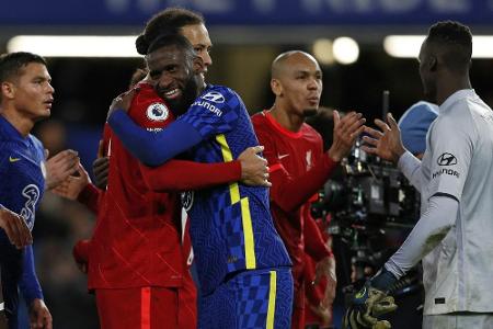 Ohne Klopp: Liverpool verschenkt Sieg im hochklassigen Topspiel Ohne Klopp: Liverpool verschenkt Sieg im hochklassigen Topspiel