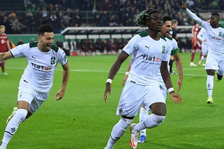 Was für eine Demontage! Gladbach überrollte den FC Bayern mit 5:0, die Fohlen legten den Grundstein schon in der Anfangsphas... Was für eine Demontage! Gladbach überrollte den FC Bayern mit 5:0, die Fohlen legten den Grundstein schon in der Anfangsphas...