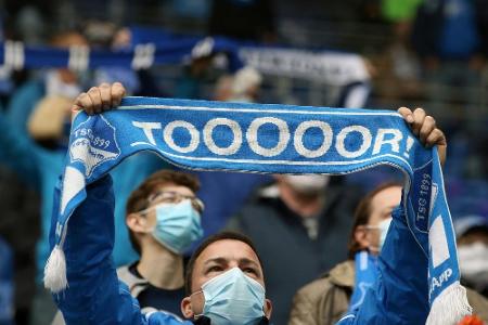 Nur 8000 Zuschauer: Fans zeigen Hoffenheim weiter die kalte Schulter Nur 8000 Zuschauer: Fans zeigen Hoffenheim weiter die kalte Schulter