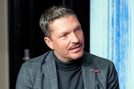 Hardy Krüger jr. spricht offen über seine Vergangenheit mit exzessivem Alkoholkonsum. Hardy Krüger jr. spricht offen über seine Vergangenheit mit exzessivem Alkoholkonsum.