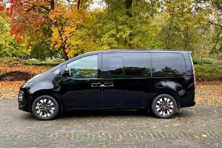 10/2021, Hyundai Staria Signature