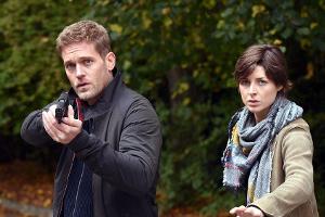"Breisgau - Bullenstall": Dennis Danzeisen (Joscha Kiefer) und Tanja Wilken (Katharina Nesytowa) geraten gleich in ihrem ers...