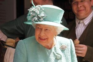 Queen Elizabeth II. ist auch mit ihren 95 Jahren voller Tatendrang.