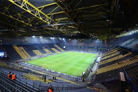 Mit einem Fassungsvermögen von 81.359 zählt der Signal Iduna Park zu den größten Stadien der Welt. Im weltweiten Ranking rei... Mit einem Fassungsvermögen von 81.359 zählt der Signal Iduna Park zu den größten Stadien der Welt. Im weltweiten Ranking rei...