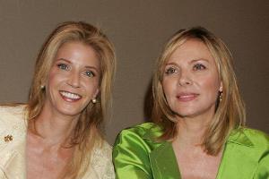 Candace Bushnell (l.) mit "Sex and the City"-Star Kim Cattrall.