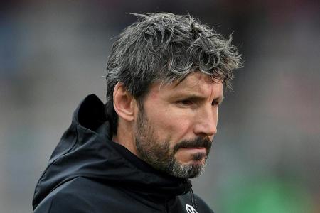 Wolfsburg entlässt Trainer van Bommel Wolfsburg entlässt Trainer van Bommel