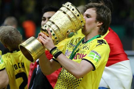 Ingolstadt-Fans entführen DFB-Pokal-Kopie aus Großkreutz-Lokal Ingolstadt-Fans entführen DFB-Pokal-Kopie aus Großkreutz-Lokal