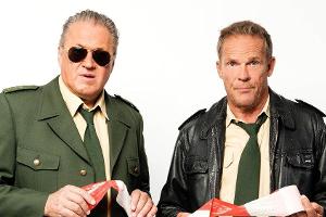 Christian Tramitz (r.) als Hubert und Michael Brandner als Girwidz in "Hubert ohne Staller".