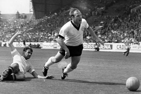 Bei der WM 1966 läuft es für Seeler nicht rund. 'Nur' zwei Tore in sechs Spielen und die bittere Final-Pleite gegen England ...