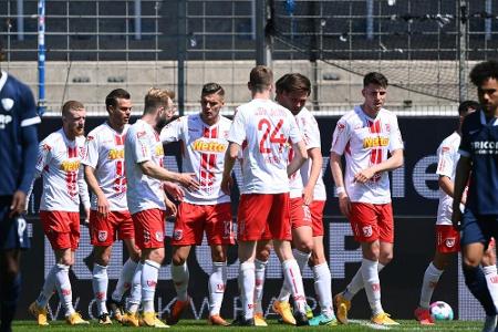 Regensburg verpasst Tabellenführung - Paderborn gewinnt Regensburg verpasst Tabellenführung - Paderborn gewinnt