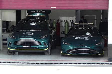 Aston Martin DBX & Vantage - Medical Car - Safety Car - Formel 1 - GP Katar - Donnerstag - 18.11.2021