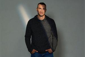 Die Box-Ikone Dr. Wladiimir Klitschko ist das wohl bekannteste Gesicht in der neuen Amazon-Prime-Video-Serie "Celebrity Hunt...