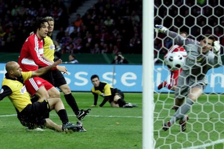 Am Ende der Spielzeit 2007/08 kommt es im DFB-Pokalfinale zum direkten Aufeinandertreffen zwischen Bayern und Dortmund um ei...