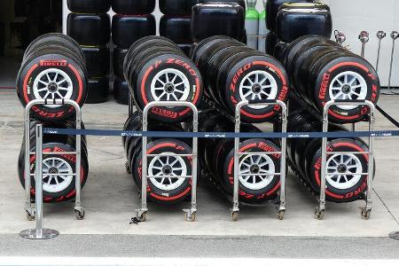 Pirelli - Alpha Tauri - Formel 1 - GP Brasilien - Sao Paulo - Donnerstag - 11.11.2021