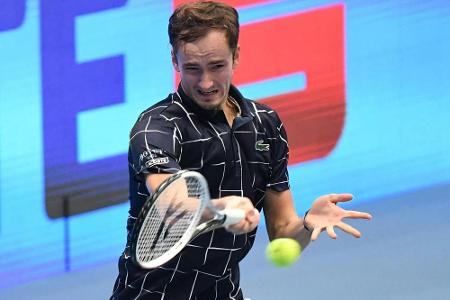 ATP Finals: Titelverteidiger Medwedew wendet Auftaktpleite ab