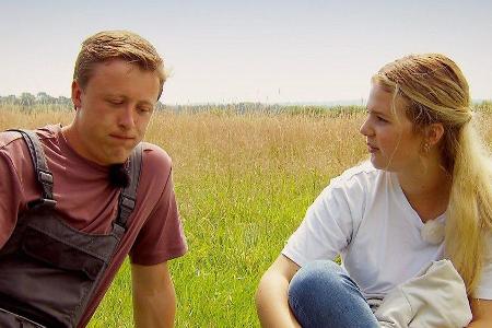 Zwischen Dirk und Sophie herrscht dicke Luft. Zwischen Dirk und Sophie herrscht dicke Luft.