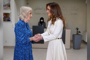 Herzogin Camilla und Königin Rania von Jordanien gemeinsam auf Tour