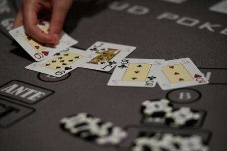 Acht Millionen Dollar Preisgeld: Aldemir gewinnt als dritter Deutscher Poker-WM Acht Millionen Dollar Preisgeld: Aldemir gewinnt als dritter Deutscher Poker-WM