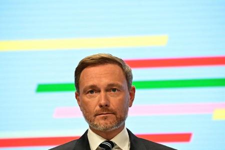 Lindner für Reduzierung der Zuschauer in Stadien Lindner für Reduzierung der Zuschauer in Stadien